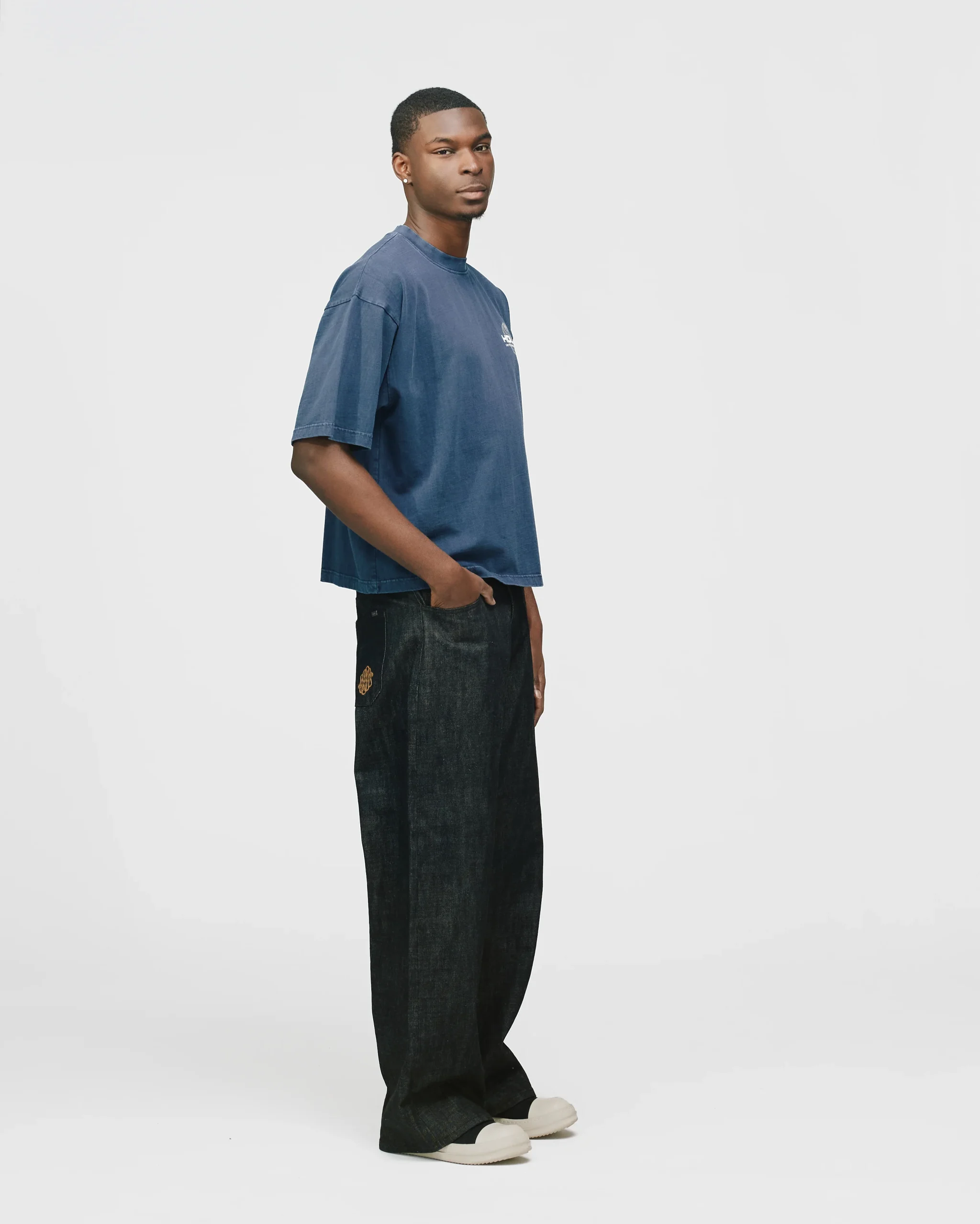 Hours International Cropped T-Shirt - Vintage Navy