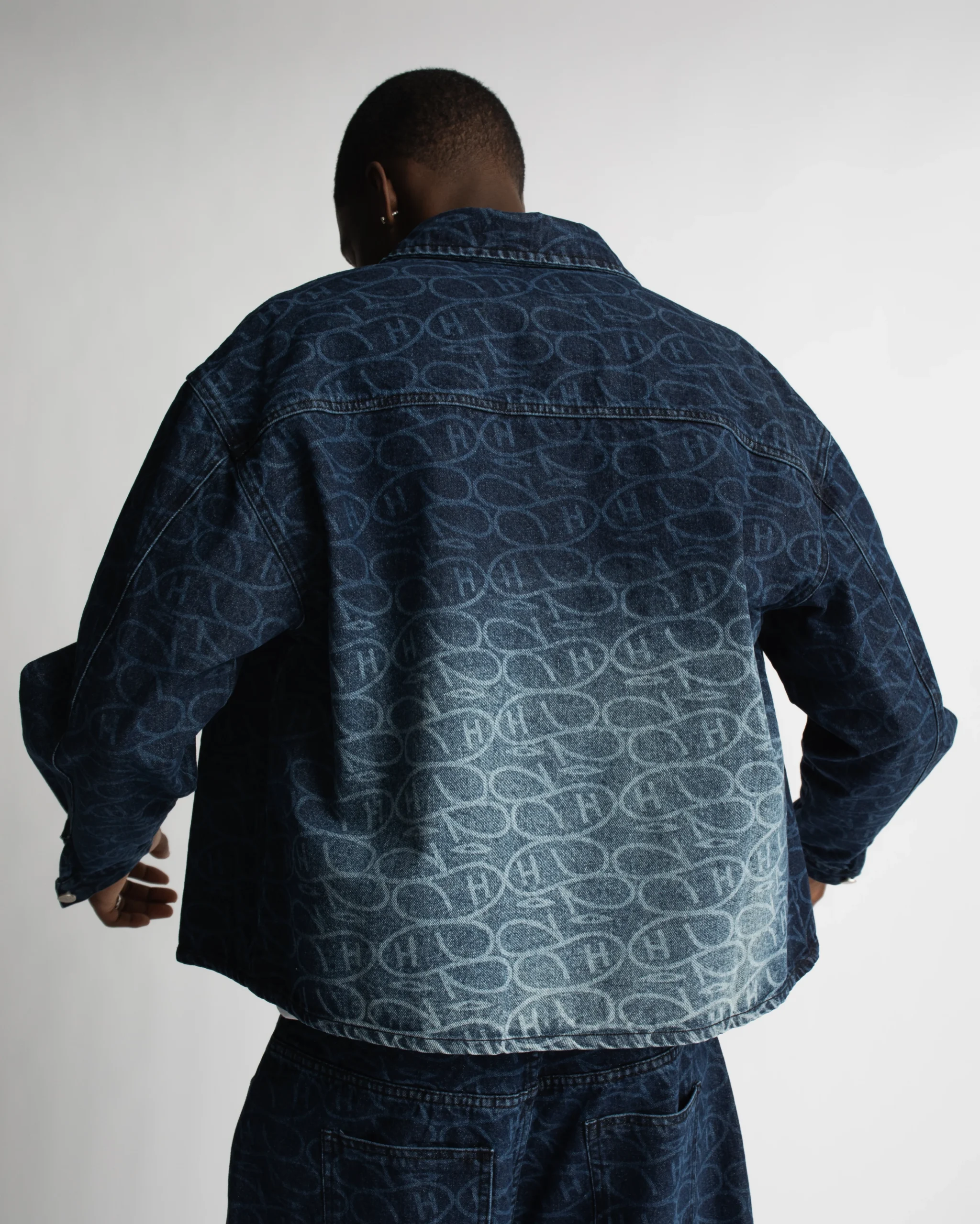 1720-hours-x-saint-denim-overshirt-blue-6.webp Hours x Saint Denim Overshirt - Blue