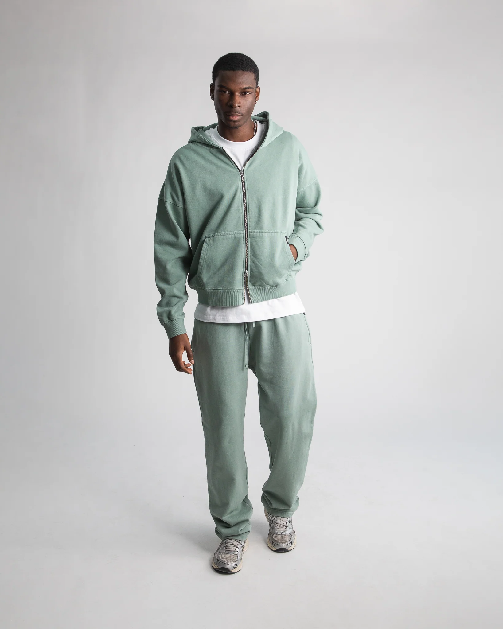 1880-open-bottom-sweatpants-vintage-sage-5.webp Open Bottom Sweatpants - Vintage Sage