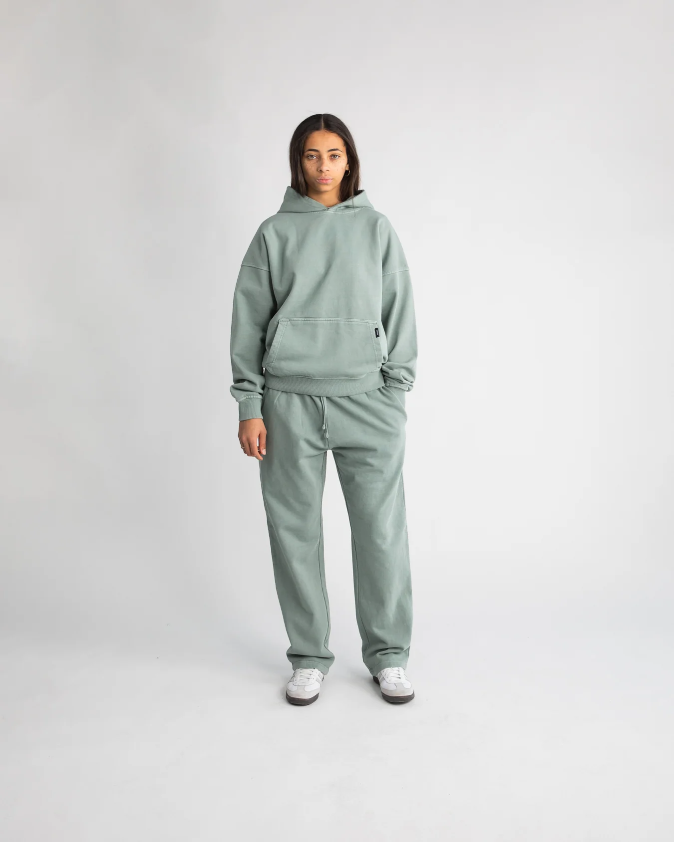 1880-open-bottom-sweatpants-vintage-sage-7.webp Open Bottom Sweatpants - Vintage Sage