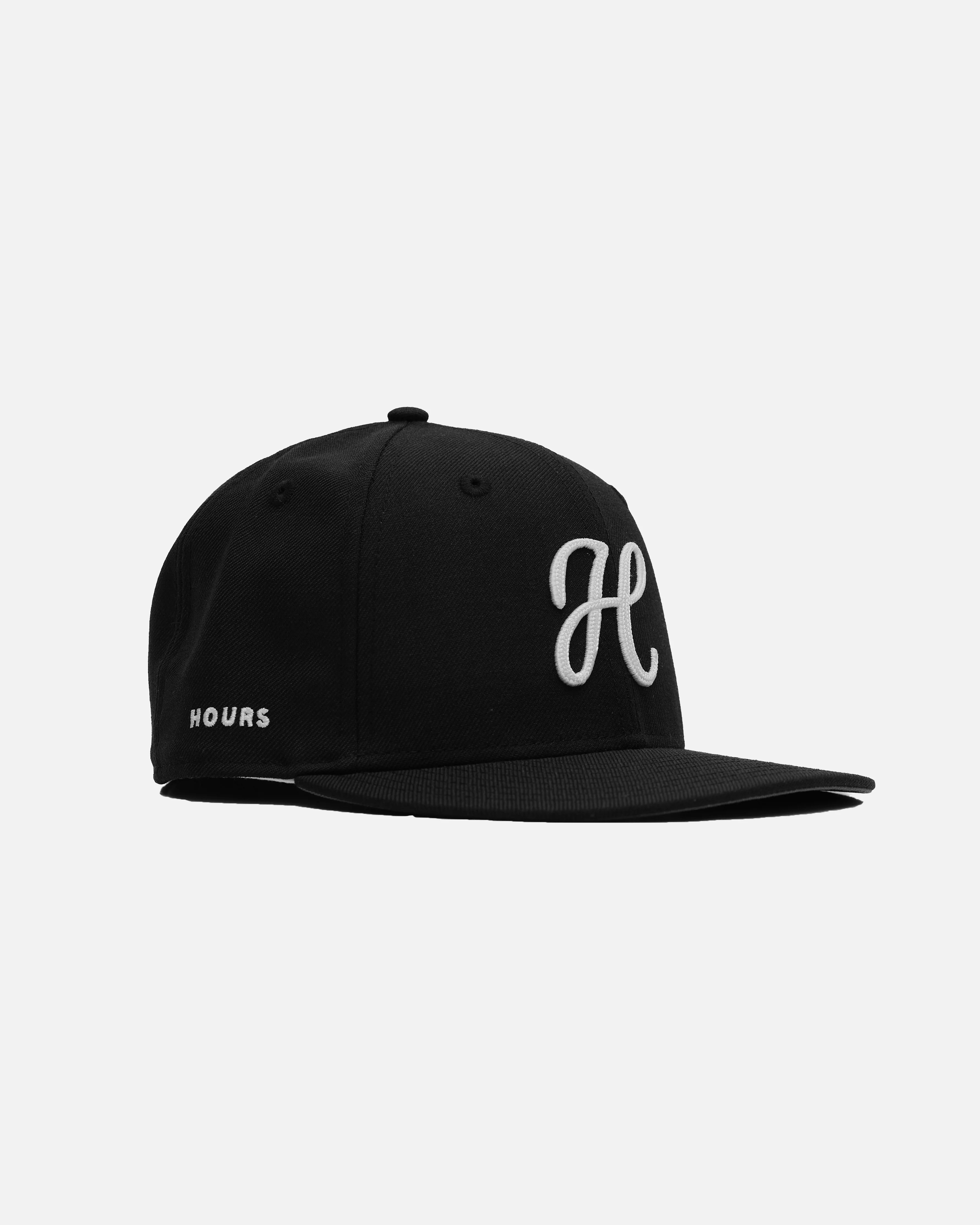 427-signature-new-era-fitted-black-v2-1.webp Signature New Era Fitted - Black V2