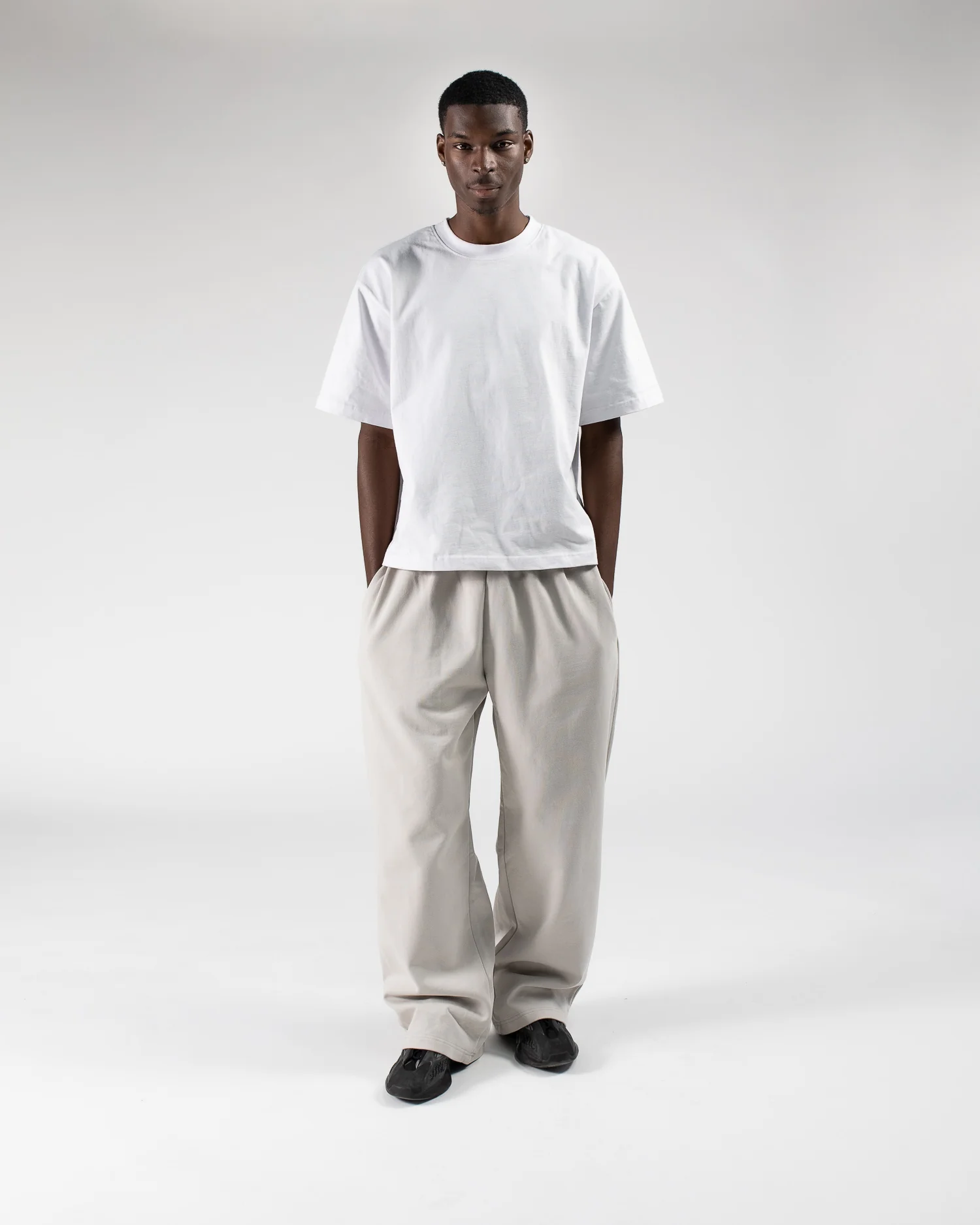593-baggy-sweatpants-stone-3.webp Baggy Sweatpants - Stone
