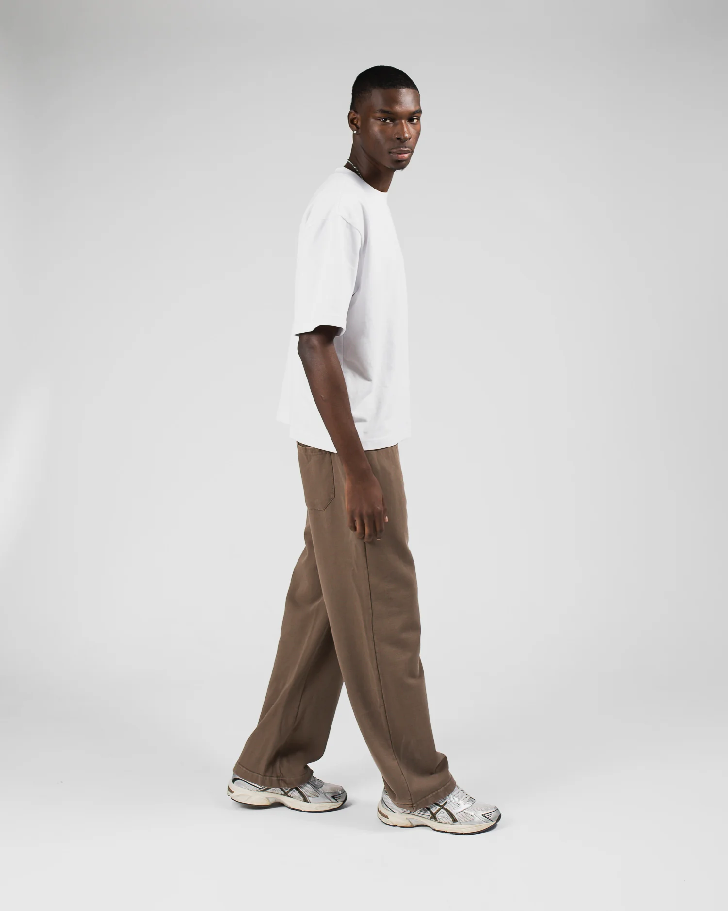 617-baggy-sweatpants-vintage-brown-2.webp Baggy Sweatpants - Vintage Brown