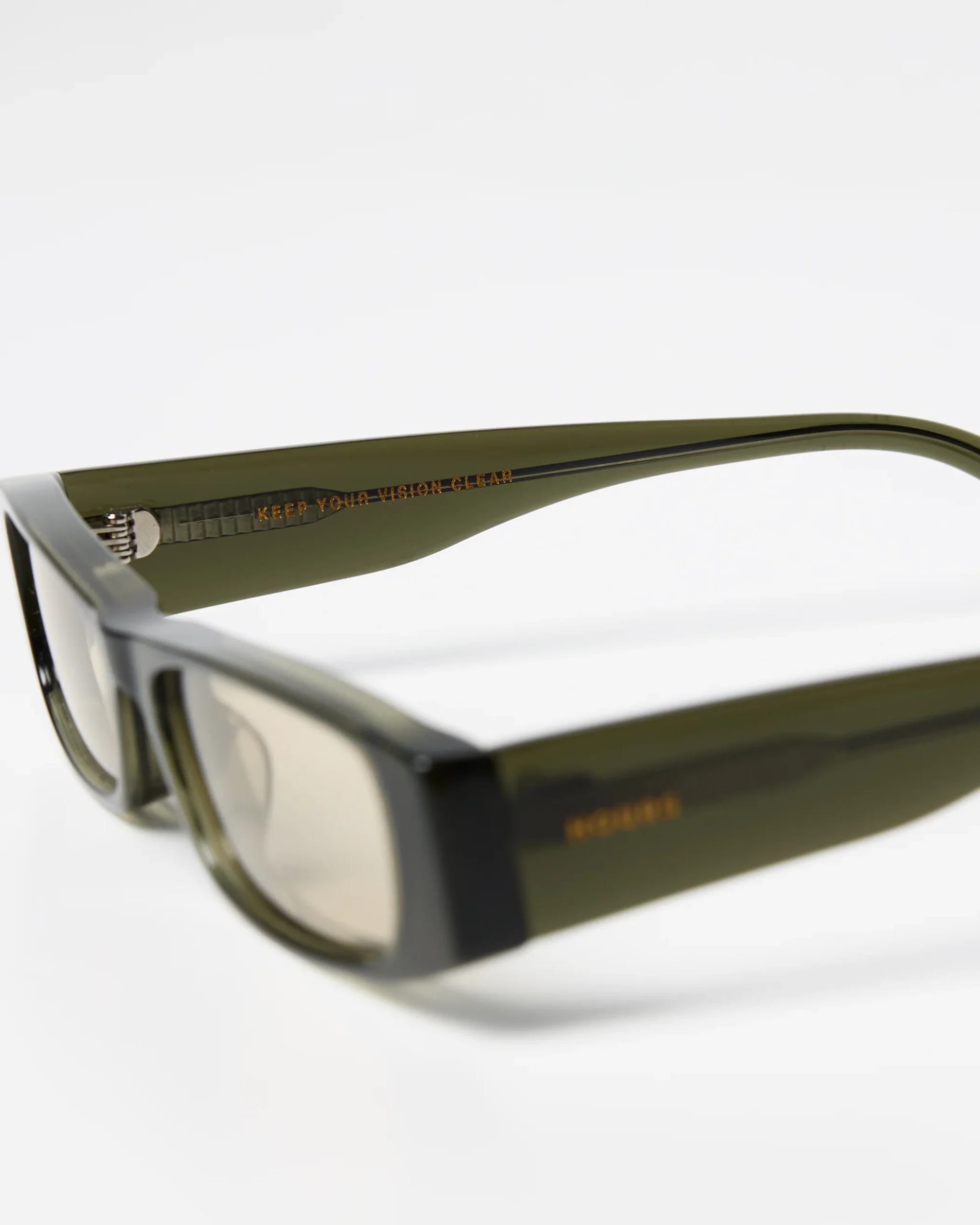 685-bleecker-sunglasses-translucent-olive-7.webp Bleecker Sunglasses - Translucent Olive