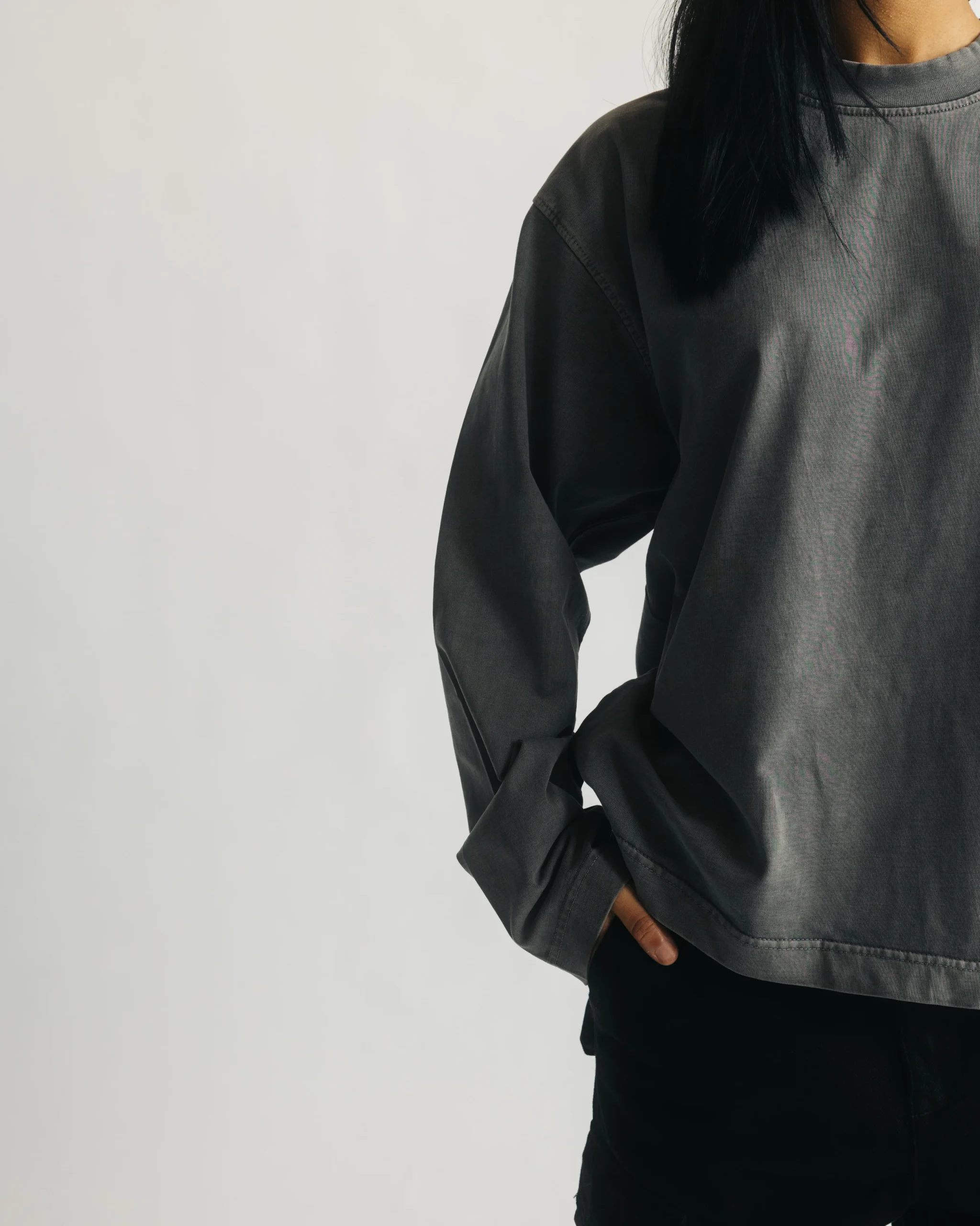 954-cropped-long-sleeve-vintage-grey-5.webp Cropped Long Sleeve - Vintage Grey